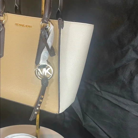 Michael Kors Tan and White Women's Bag - Picture 4 of 13